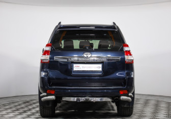 Подержанный автомобиль Toyota Land Cruiser Prado 2014 года (6 фото)