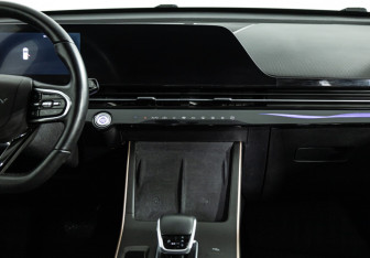 Подержанный автомобиль Omoda C5 2022 года (14 фото)