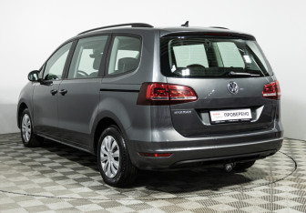 Подержанный автомобиль Volkswagen Sharan 2019 года (7 фото)