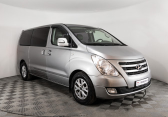 Подержанный автомобиль Hyundai Grand Starex 2016 года (3 фото)