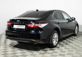 Подержанный автомобиль Toyota Camry Sedan 2021 года (5 фото)