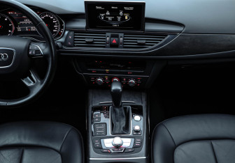 Подержанный автомобиль Audi A6 Sedan 2018 года (16 фото)