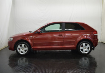 Подержанный автомобиль Audi A3 Hatchback 2005 года (8 фото)