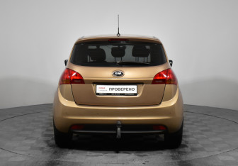 Подержанный автомобиль Kia Venga 2011 года (6 фото)