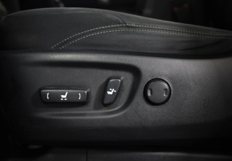 Подержанный автомобиль Toyota Land Cruiser Prado 2014 года (19 фото)