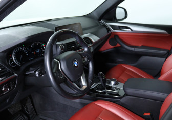 Подержанный автомобиль BMW X3 2019 года (14 фото)