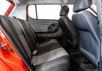 Подержанный автомобиль Skoda Fabia Hatchback 2010 года (12 фото)