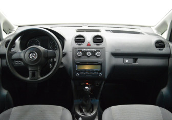 Подержанный автомобиль Volkswagen Caddy Compactvan 2012 года (13 фото)
