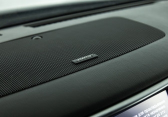 Подержанный автомобиль Infiniti QX80 2014 года (25 фото)