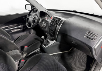 Подержанный автомобиль Hyundai Tucson 2008 года (13 фото)