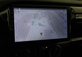 Подержанный автомобиль Toyota Hilux 2022 года (15 фото)