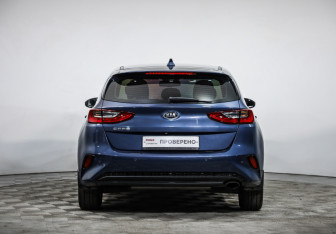 Подержанный автомобиль Kia Ceed Hatchback 2020 года (6 фото)
