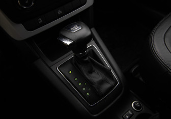 Подержанный автомобиль Skoda Yeti 2012 года (15 фото)
