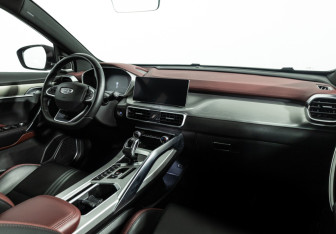 Подержанный автомобиль Geely Coolray 2022 года (9 фото)