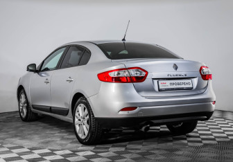 Подержанный автомобиль Renault Fluence 2014 года (7 фото)