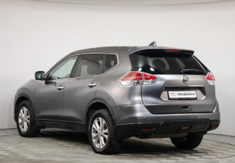 Подержанный автомобиль Nissan X-Trail 2017 года (7 фото)