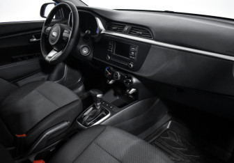 Подержанный автомобиль Kia Rio Sedan 2020 года (13 фото)