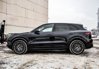 Подержанный автомобиль Porsche Cayenne 2019 года (11 фото)