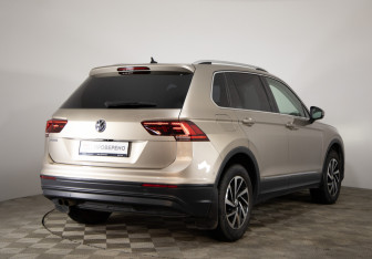 Подержанный автомобиль Volkswagen Tiguan 2018 года (5 фото)