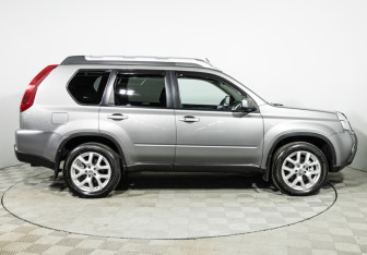 Подержанный автомобиль Nissan X-Trail 2014 года (4 фото)