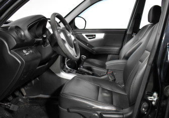 Подержанный автомобиль Lifan X60 2015 года (10 фото)