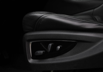 Подержанный автомобиль Cadillac Escalade Suv 2018 года (23 фото)