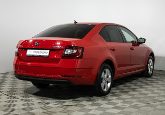 Подержанный автомобиль Skoda Octavia Liftback 2017 года (5 фото)