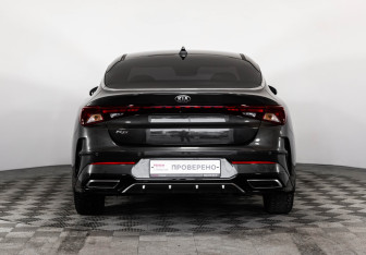 Подержанный автомобиль Kia K5 2021 года (8 фото)