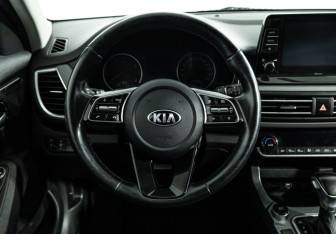 Подержанный автомобиль Kia Seltos 2020 года (19 фото)