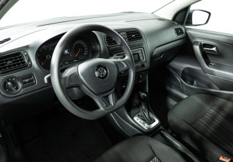 Подержанный автомобиль Volkswagen Polo Sedan 2019 года (11 фото)