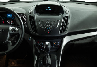 Подержанный автомобиль Ford Kuga 2016 года (14 фото)