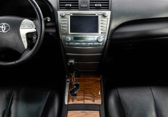 Подержанный автомобиль Toyota Camry Sedan 2008 года (12 фото)