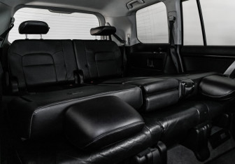 Подержанный автомобиль Toyota Land Cruiser Suv 2012 года (26 фото)
