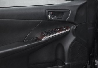Подержанный автомобиль Toyota Camry Sedan 2015 года (23 фото)