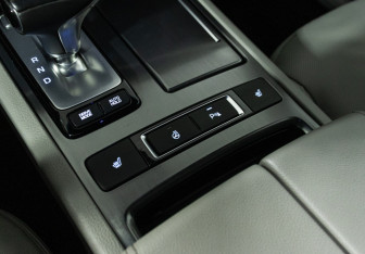 Подержанный автомобиль Genesis G80 2019 года (23 фото)