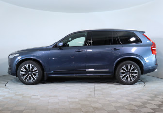 Подержанный автомобиль Volvo XC90 2020 года (9 фото)