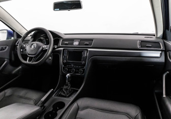 Подержанный автомобиль Volkswagen Passat Sedan 2017 года (13 фото)