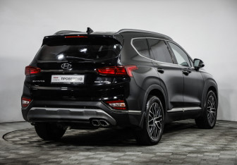 Подержанный автомобиль Hyundai Santa Fe 2018 года (5 фото)
