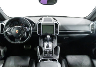 Подержанный автомобиль Porsche Cayenne 2013 года (13 фото)