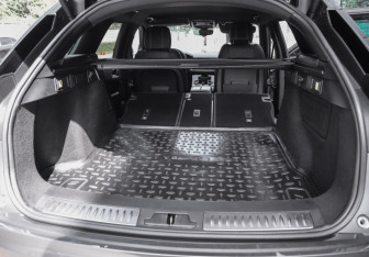 Подержанный автомобиль Land Rover Range Rover Velar 2017 года (38 фото)