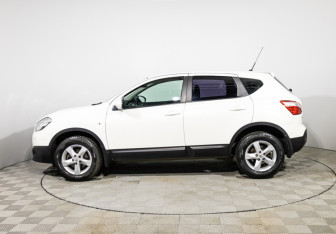 Подержанный автомобиль Nissan Qashqai 2013 года (8 фото)