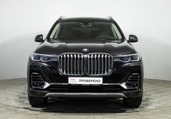 Подержанный автомобиль BMW X7 2020 года (2 фото)