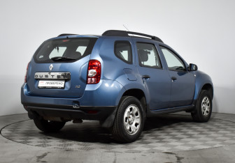 Подержанный автомобиль Renault Duster 2014 года (5 фото)