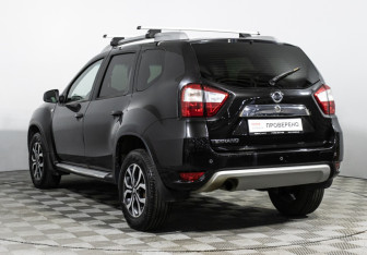 Подержанный автомобиль Nissan Terrano 2014 года (7 фото)