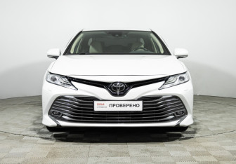 Подержанный автомобиль Toyota Camry Sedan 2020 года (2 фото)