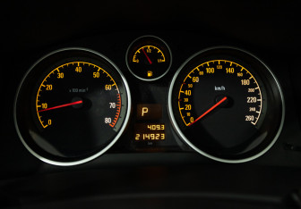 Подержанный автомобиль Opel Astra Hatchback 2010 года (12 фото)