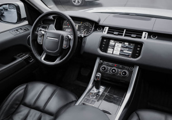Подержанный автомобиль Land Rover Range Rover Sport 2015 года (12 фото)