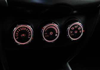 Подержанный автомобиль Mitsubishi ASX 2013 года (15 фото)