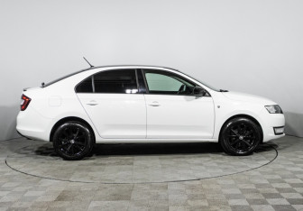 Подержанный автомобиль Skoda Rapid Liftback 2016 года (4 фото)