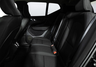 Подержанный автомобиль Volvo XC40 2020 года (10 фото)